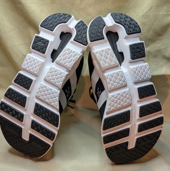 ON Cloudrunner Womens Heron Black/Purple Running Shoes Athletic Trainers Size 11 - Picture 3 of 9